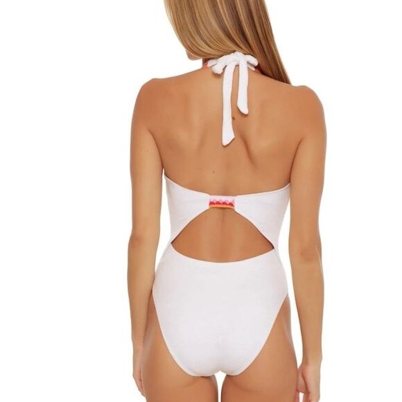 New Trina Turk WHITE Tulum Plunge
Malliot Halter One-Piece Swimsuit US 6 white - Picture 16 of 16